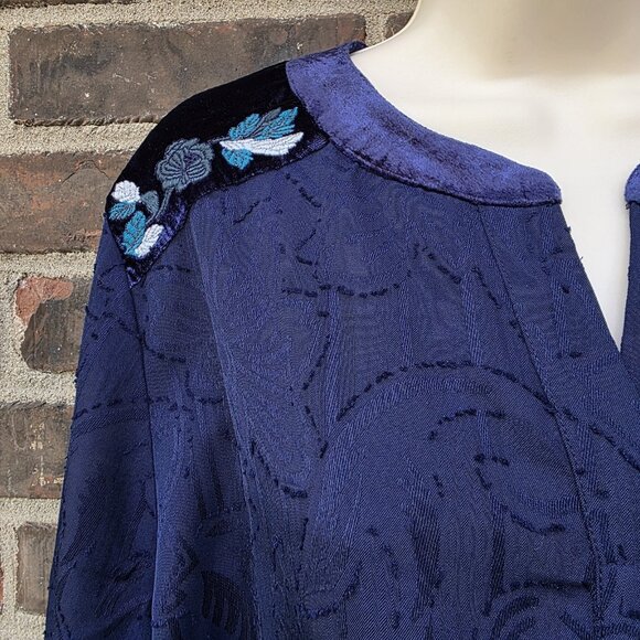 Chico's Size 2 I US 12 L Blue Jacquard Shirt Blouse Top Velour Embroidered Boho - Picture 5 of 6